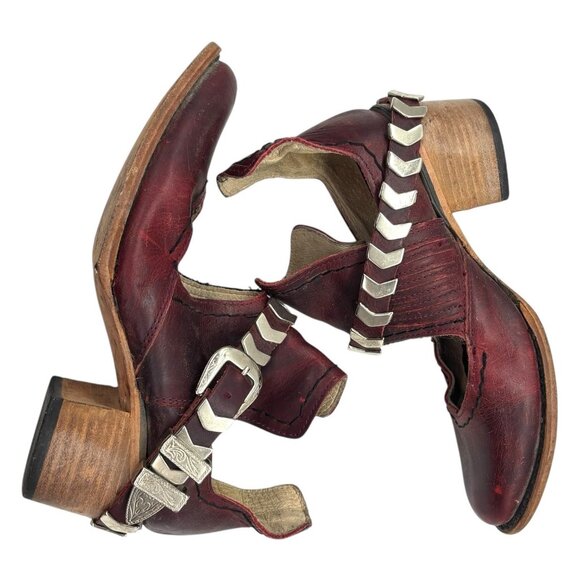 FREEBIRD BY STEVEN Blade Harness Ankle Bootie 6 Western Belt Burgundy Distressed - Picture 9 of 12